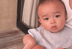 パパにそっくりな生後10ヶ月の赤ちゃん。→2人を見比べてみると…「M!LKの塩﨑太智くんにも似てますね！！」「瓜二つじゃないですか！」