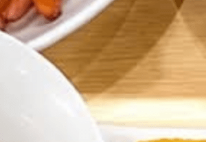 母「今日めっちゃ手抜きする」子ども「うわぁ！！」晩ご飯の“まさかの光景”に「逆に豪勢！！」「全然手抜きじゃないw」「テンション上がって食べすぎてしまう」