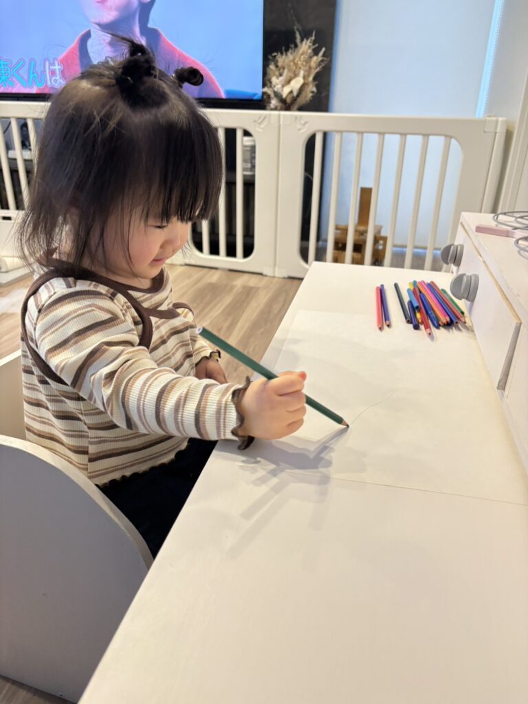 夢中で遊ぶお孫さん②（＠55HisaChallengeさんより提供）