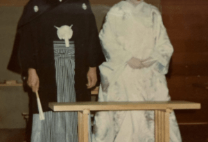 「めっちゃイケメン！」実家で“両親の結婚式のアルバム”を発見した娘→目撃した”まさかの光景”に…「かっこいい！」「素敵すぎる」