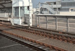 車掌「独り言です。よろしければ左手をご覧ください」→窓の外の”まさかの光景”に「なんと粋なアナウンス」「良いことがありそうな予感」