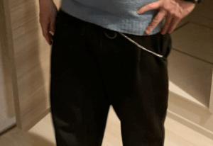妻が捨てようとしたタンクトップ→夫「勿体無い！」と着てみた結果……　まさかの姿に「これは笑うww」「違う違うそうじゃないwwwwww」