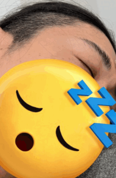 お昼寝中の夫　しかし、よく見ると…「最高だね」「大好きなんですね」「一時も離れたくないんですね」