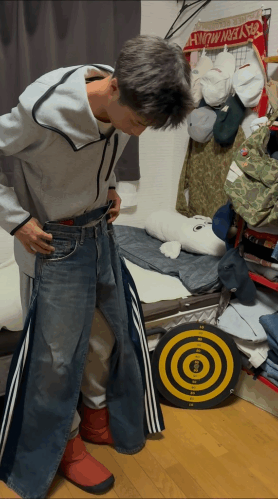 弟さん自作のズボン（@family08love3aさんより提供）