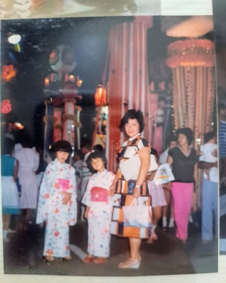 40年前の家族写真　同じ場所で再現したら…「めちゃくちゃ懐かしい」「昭和に戻りたい」