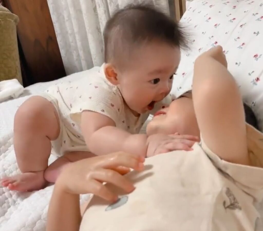 【実際の写真5枚】直後の2人の様子（＠umigasuki333さんより提供）