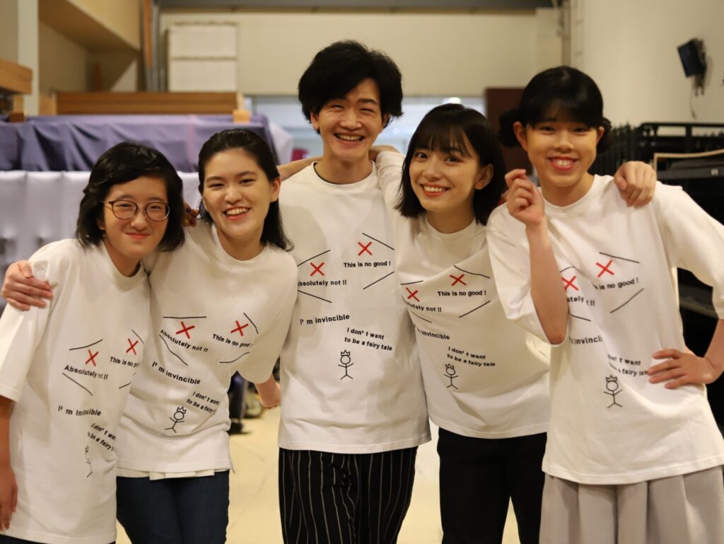 事務所の俳優仲間たち（小藪さんより提供）