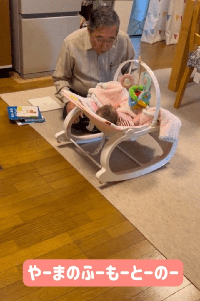 滅多に歌わないおじいちゃんが…（@aikoooo_uriさんより提供）