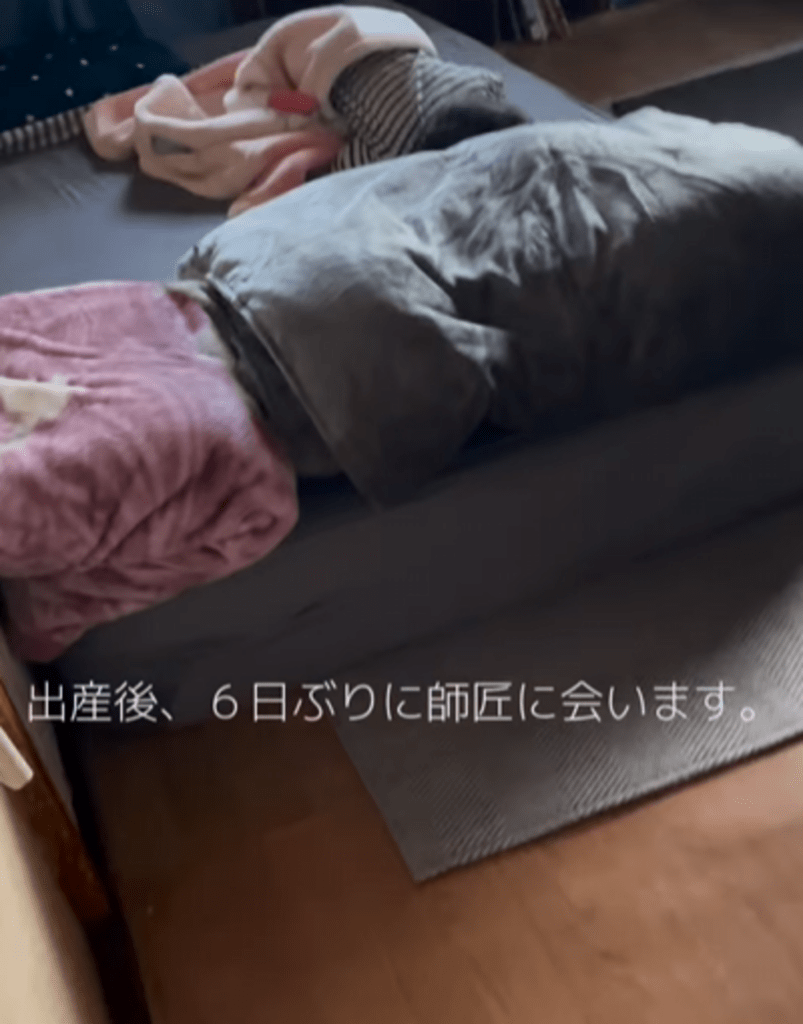 お昼寝中に…（@souri0916さんより提供）