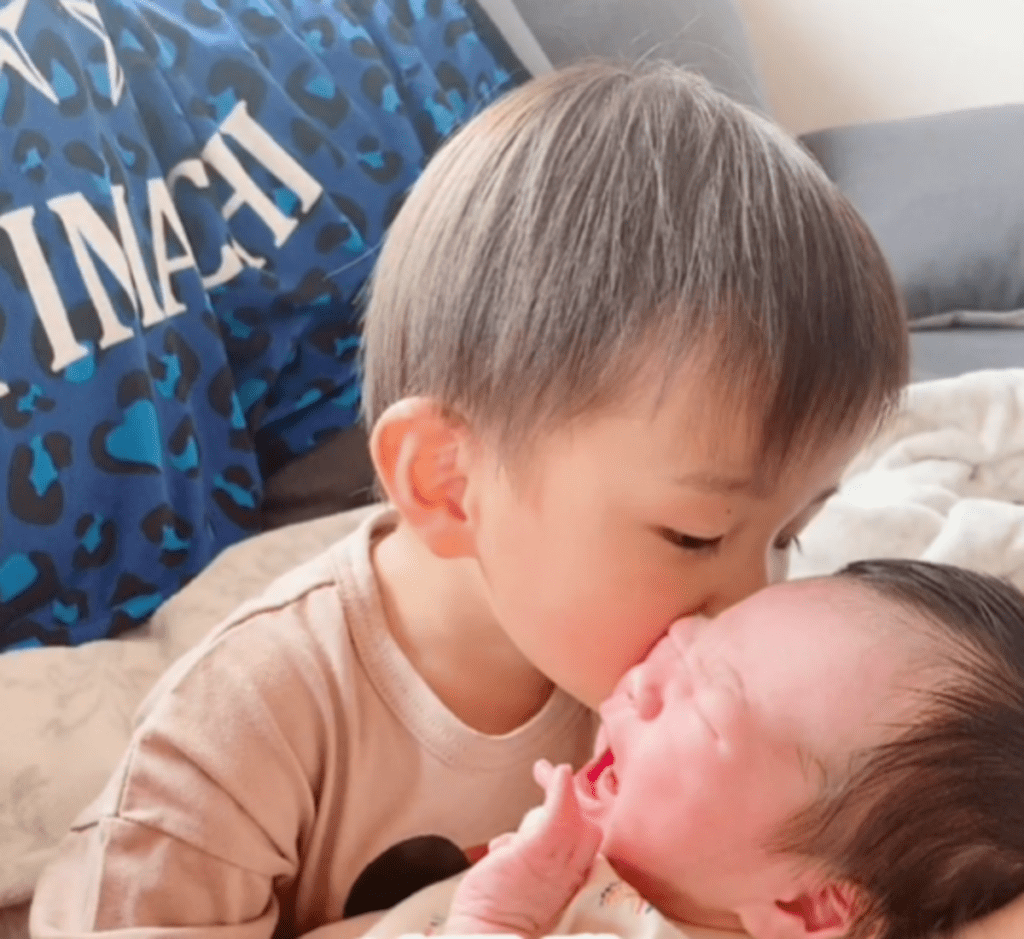 弟と初対面（@chipi318さんより提供）