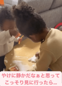 母「静かだと思ったら…」こっそり覗いてみた結果、兄妹の様子に「一番焦ります」「それがまた可愛い」「涙でちゃう」の声