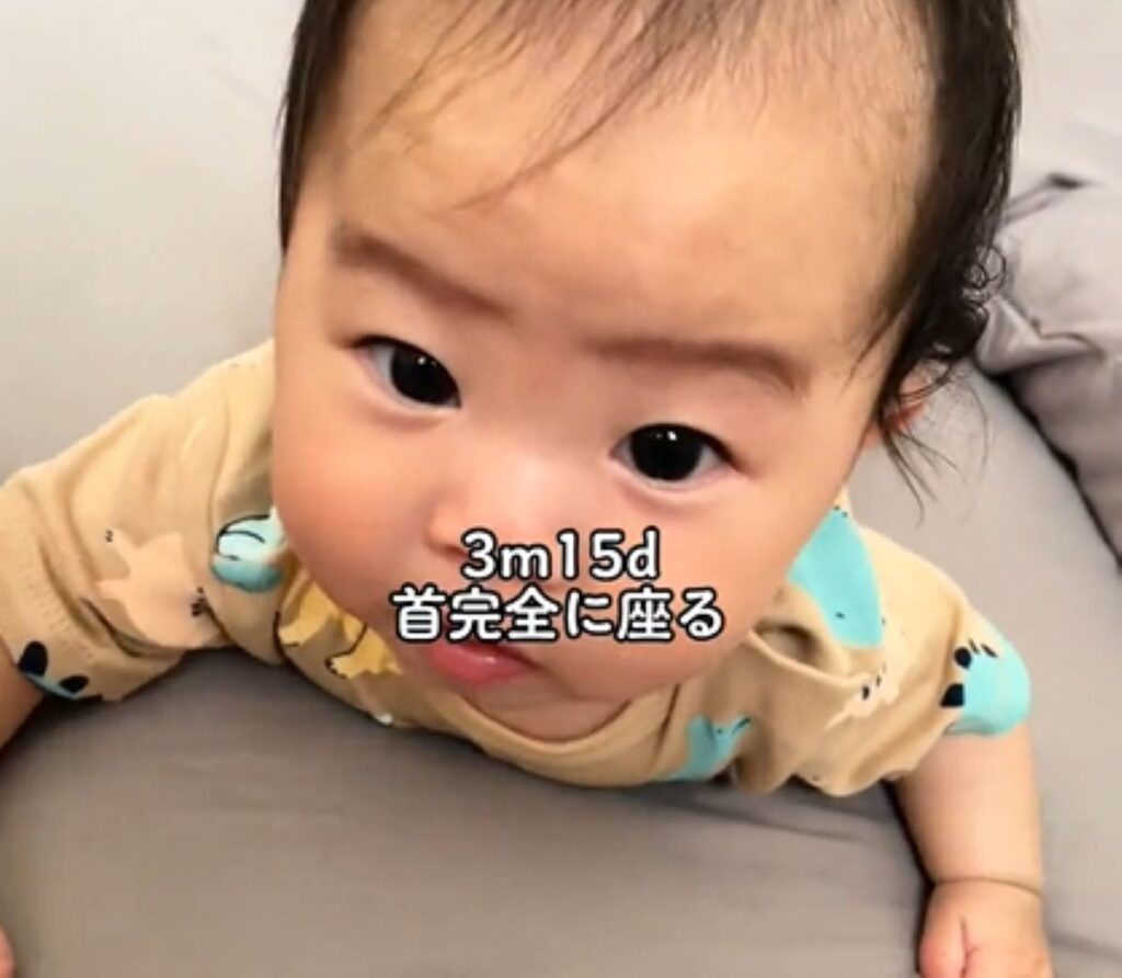 首が完全に座った頃（＠nachinachi0303さんより提供）