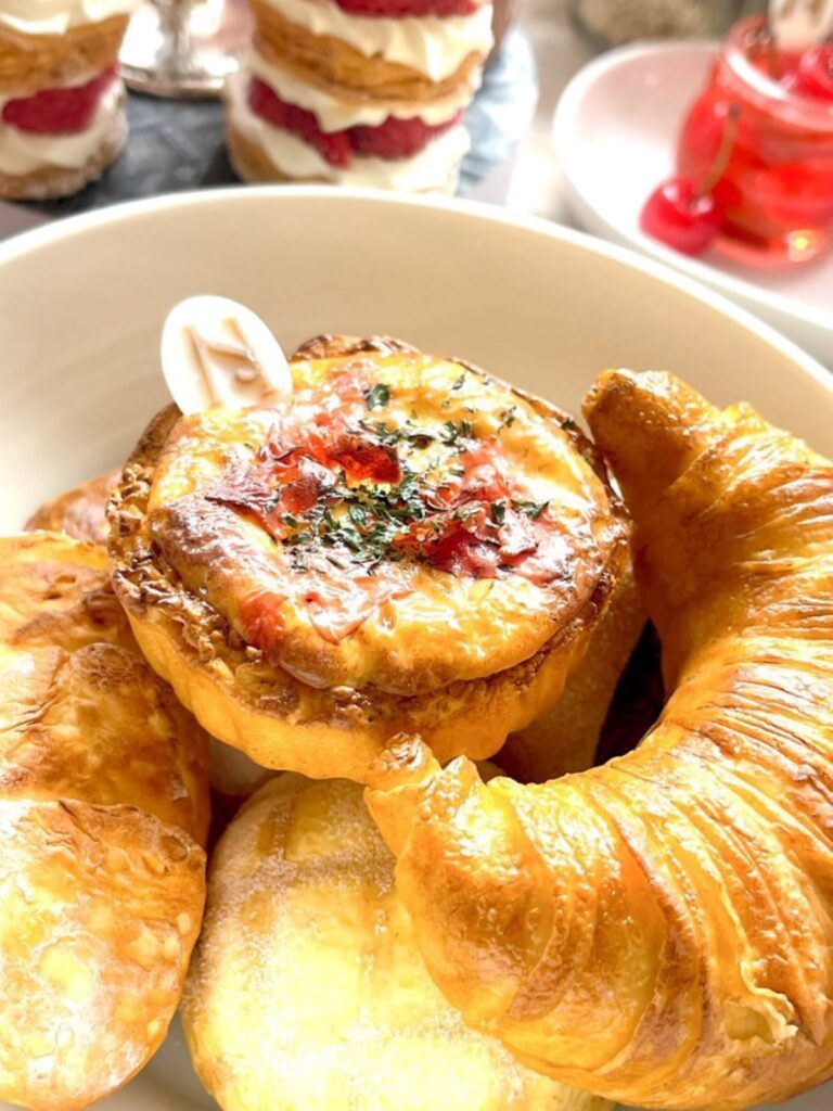 粘土のパン（＠eternal.sweets.nijiiroさんより提供）