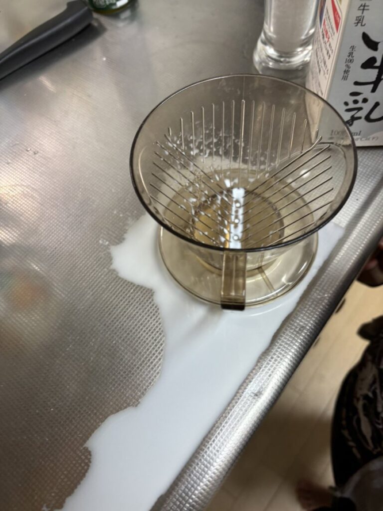 【実際の写真5枚】　牛乳を入れた時の様子