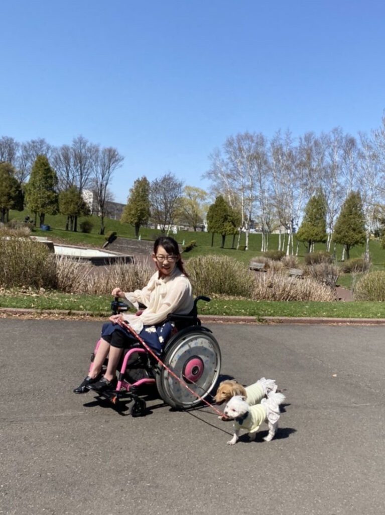 お散歩中の様子（花田さんより提供）