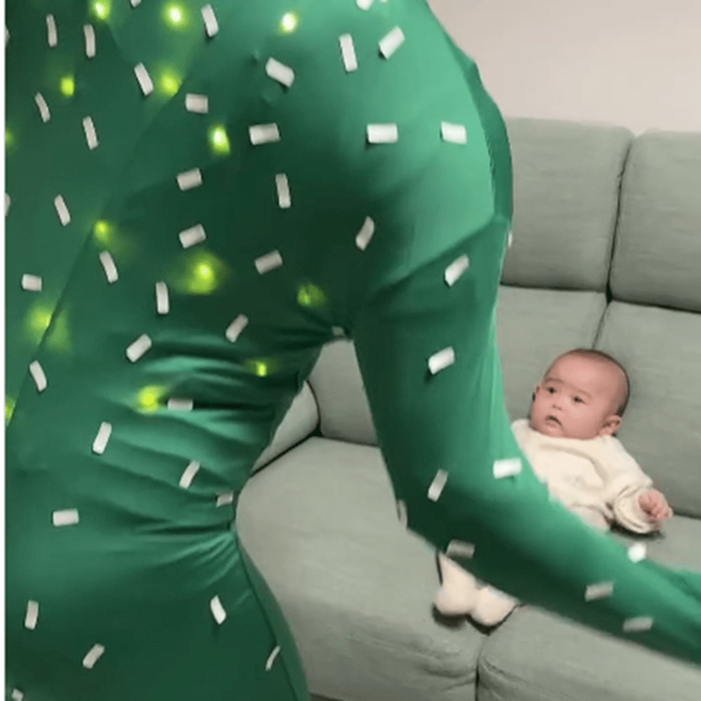 サボテンの体がピカピカ光っている！（＠rhythmical_papaさんより提供）