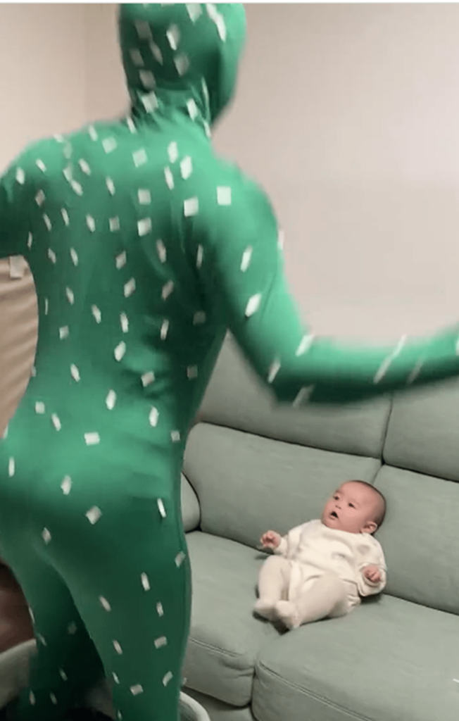 面白い動きをするパパさん（＠rhythmical_papaさんより提供）