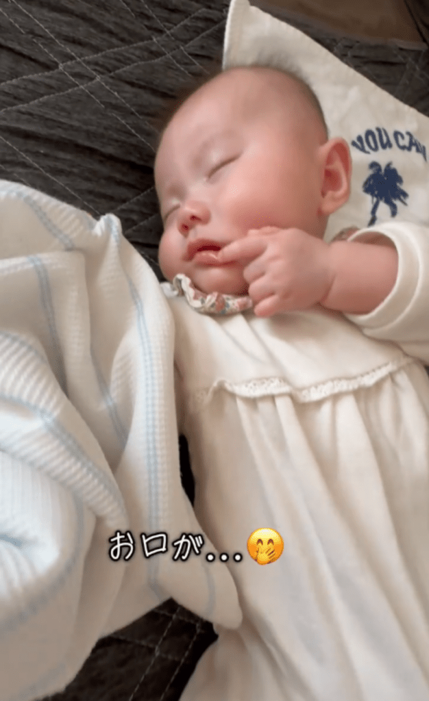 可愛い寝姿（＠user5875317820543さんより提供）