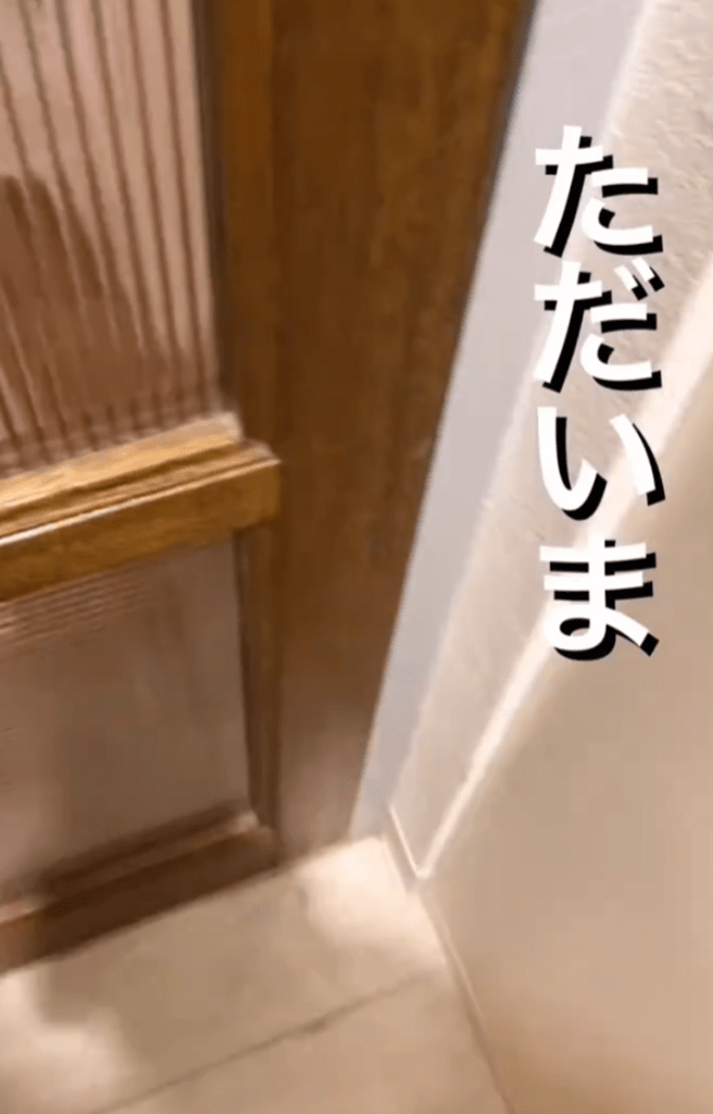 ママさんが帰ってくると…（@nikoandkotatorowasabiさんより提供）