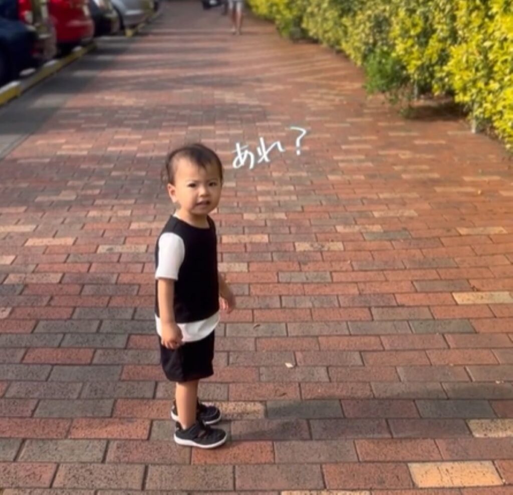 「あれ？」と息子さん（＠mitarashi_babyさんより提供）