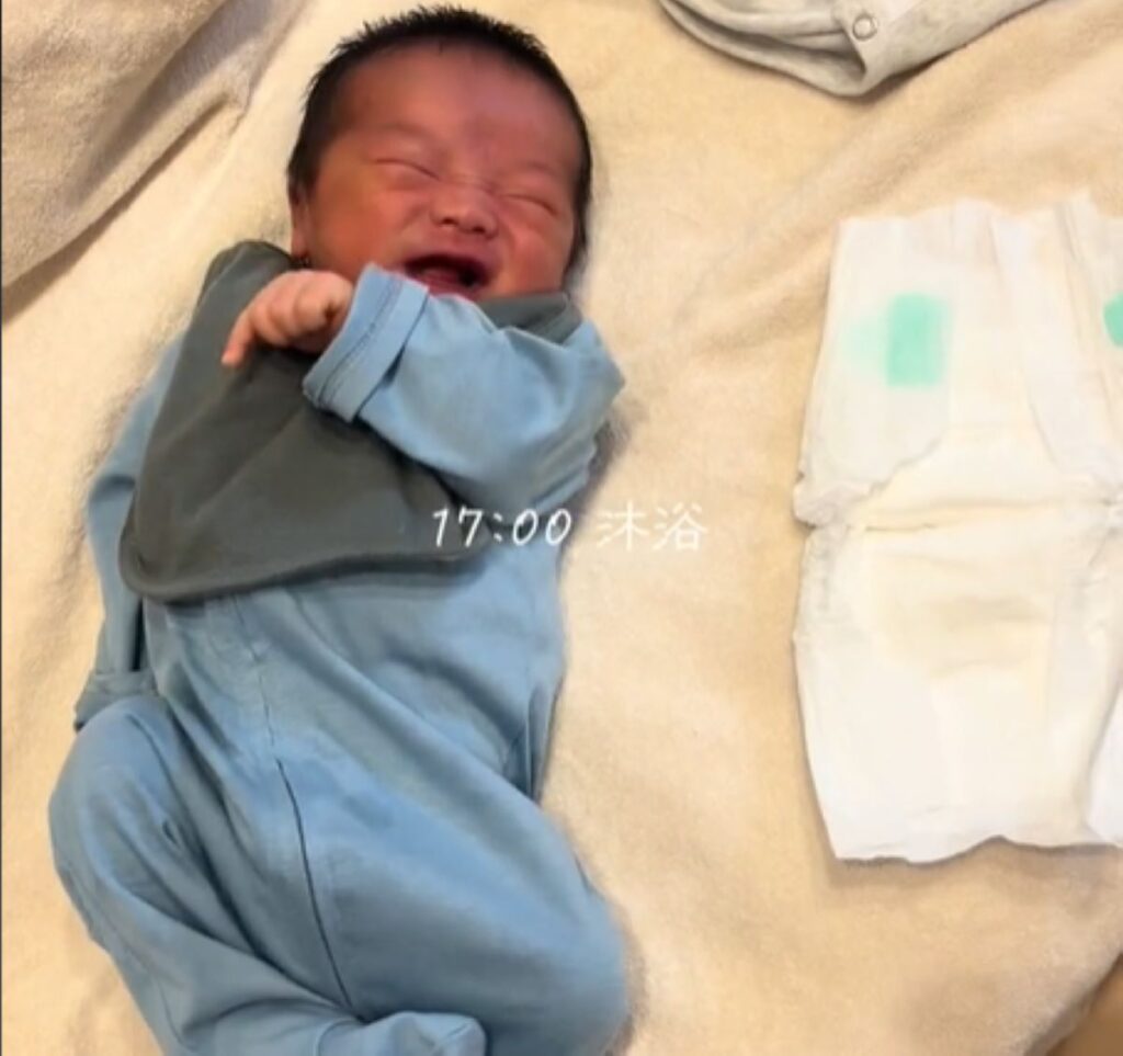 17時に沐浴（@apiphu1022さんより提供）