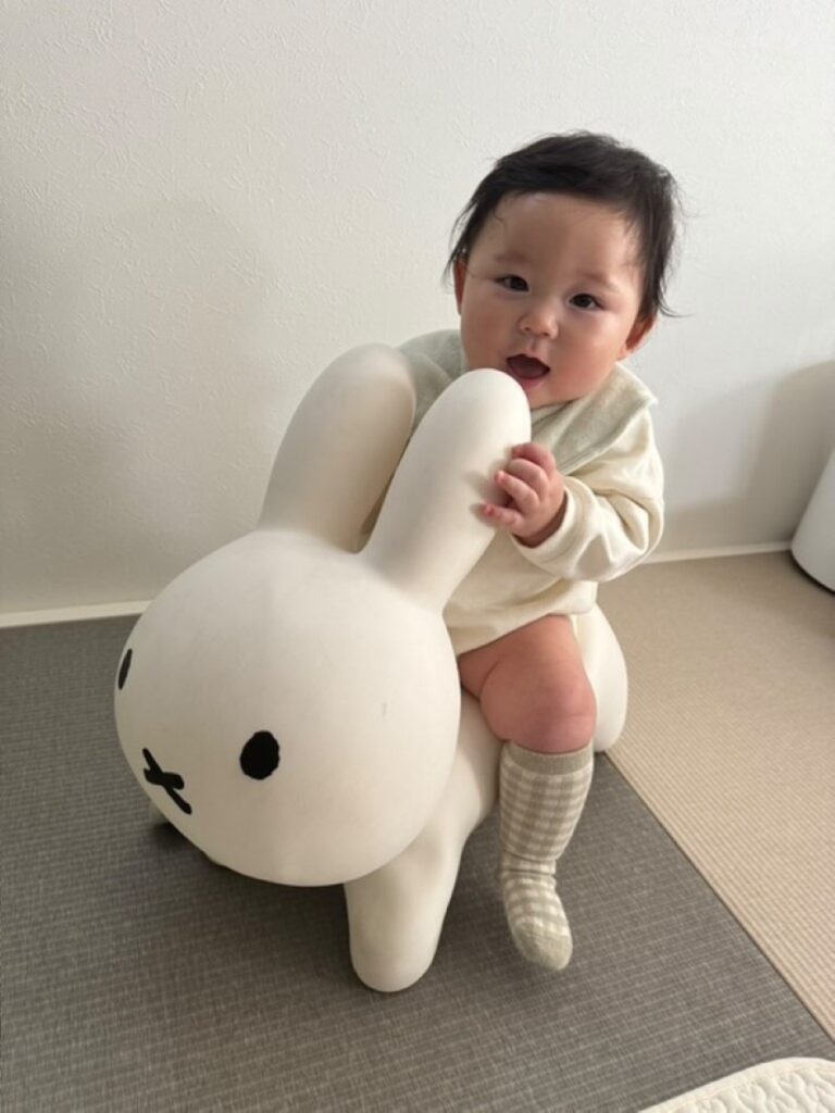 息子くんの様子にほっこり（＠nikuman___karaageさんより提供）