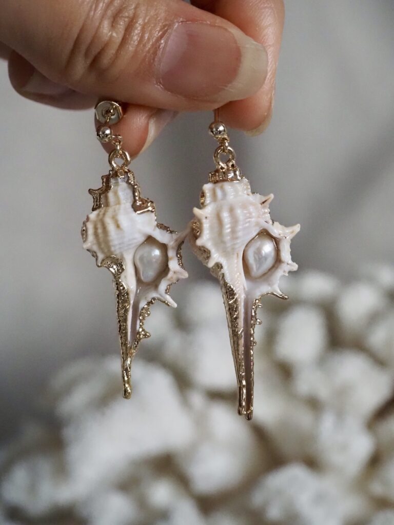 耳飾り（@kaigaratoningyoさんより提供）