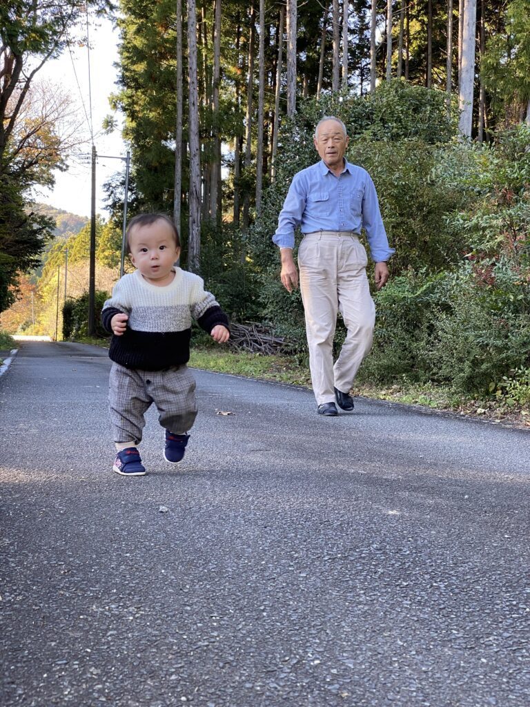 お散歩（＠ktzk5さんより提供）