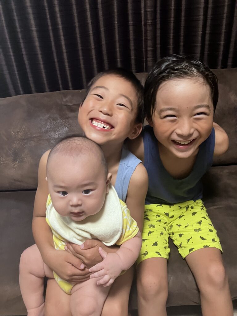 仲良し3兄弟！（@asekun0509さんより提供）