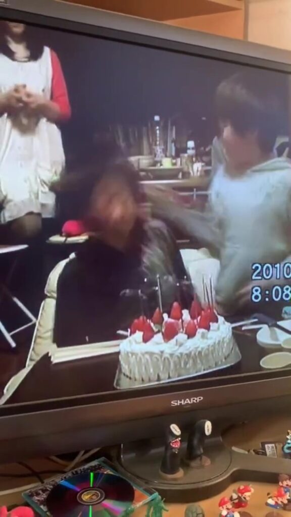 パンチを繰り出す弟さん（＠kairiki414さんより提供）