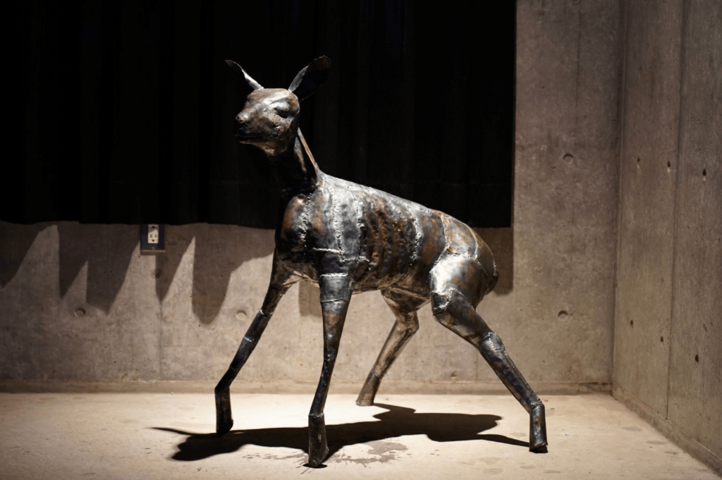 鉄の鹿（@0k1ku___さんより提供）