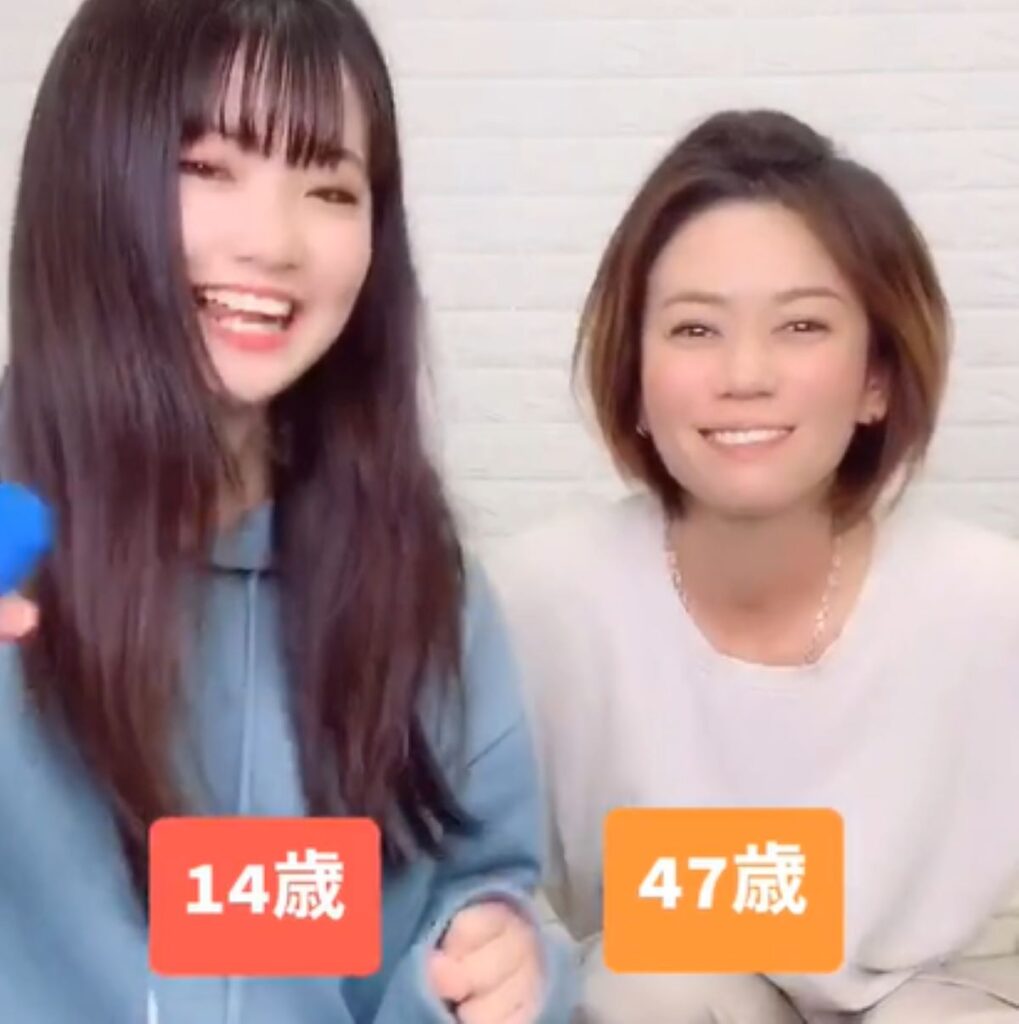 撮影を楽しむ2人（＠amika0429.14さんより提供）