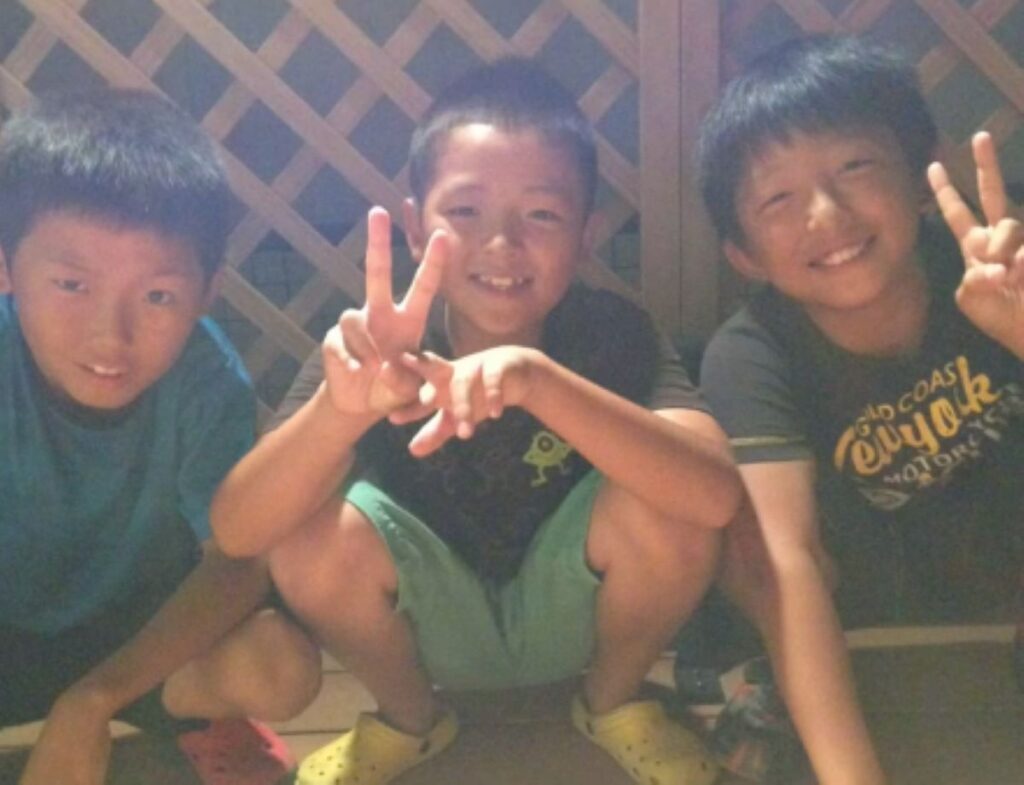 仲良く並んで（＠zensewabattaさんより提供）