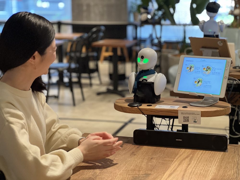 店内（株式会社オリィ研究所より提供）