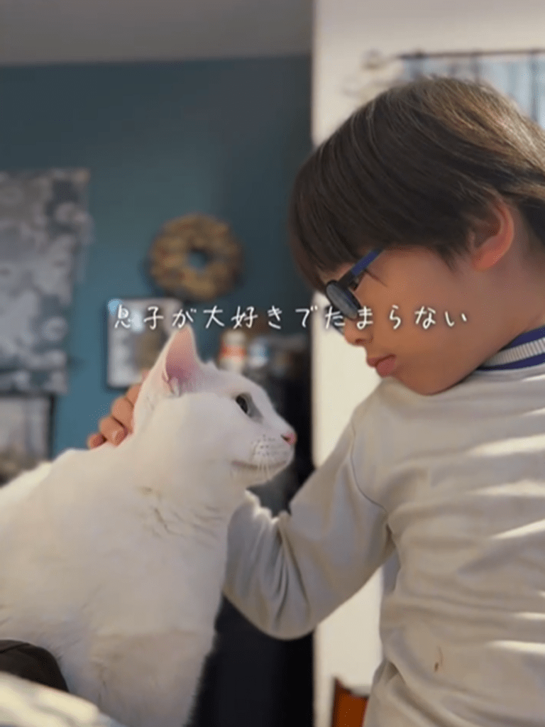 ブランちゃん、心配かけてごめんね（＠chouchou_cherie_caroさんより提供）