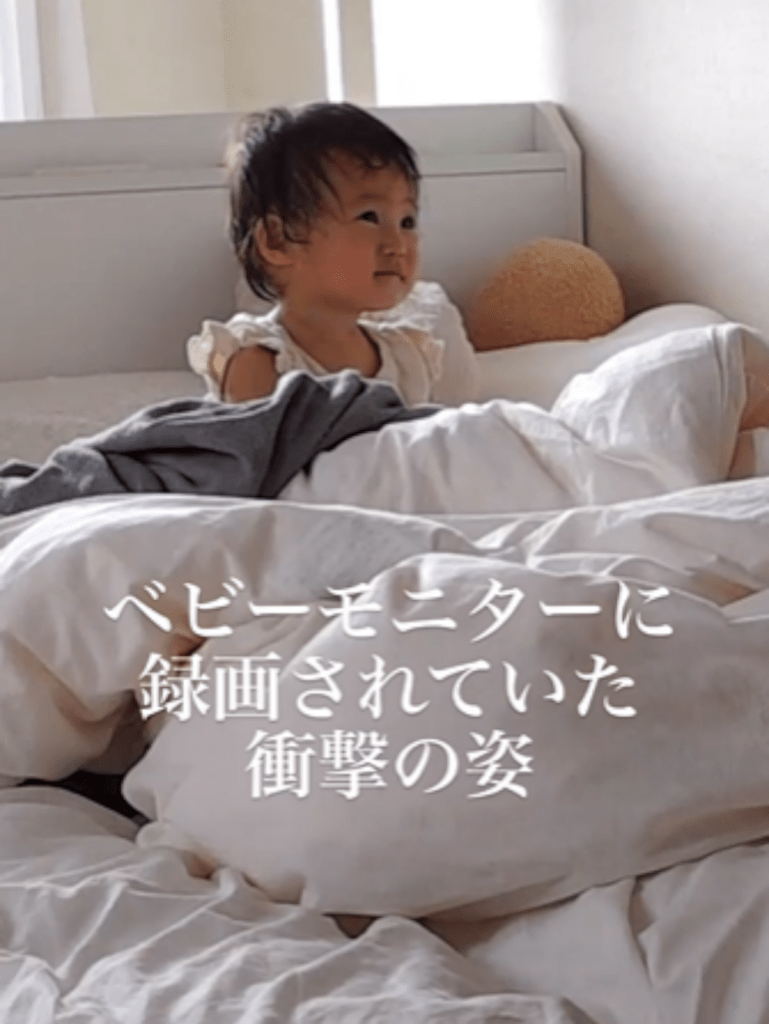 呼んだあとじっとママさんを待つ娘さん（@akurimiuraさんより提供）