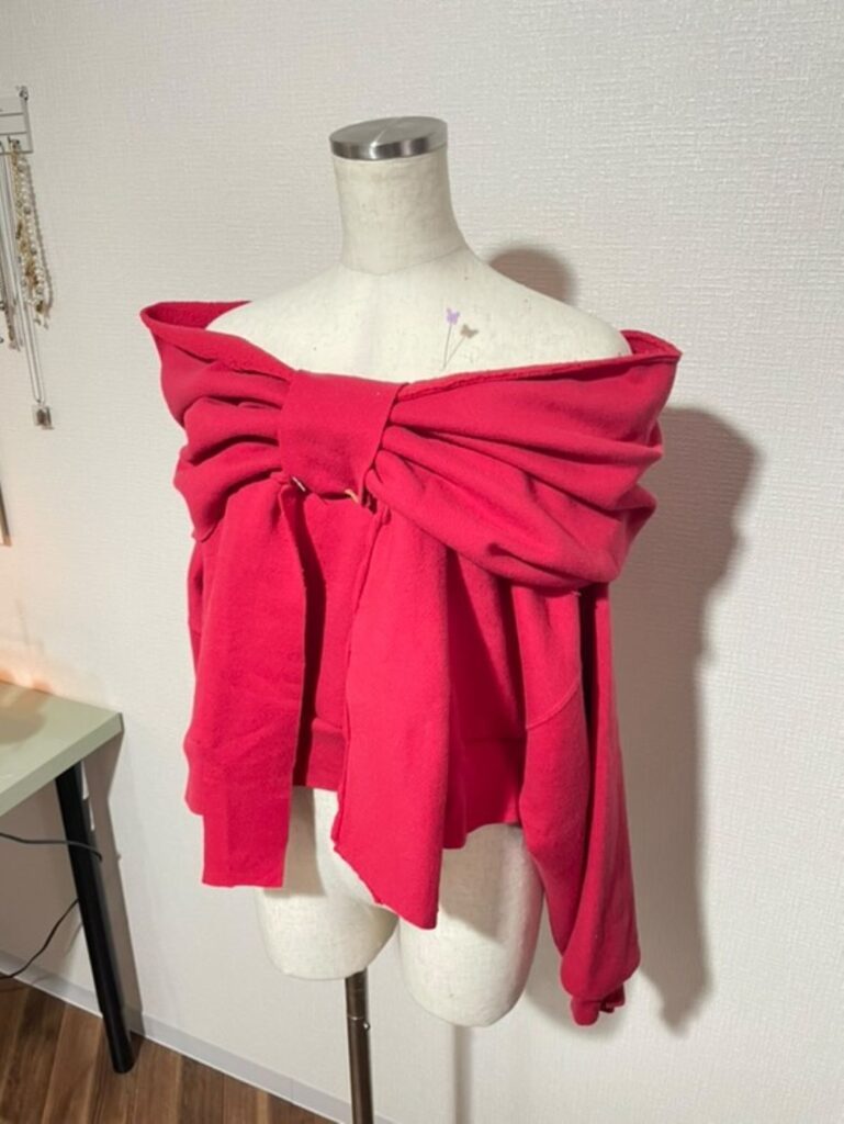 大きなリボンのようなデザイン（＠o_imo42さんより提供）