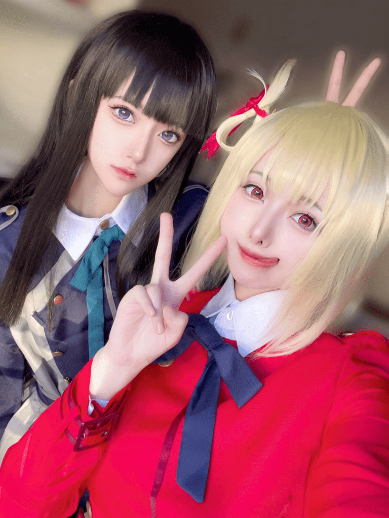 コスプレした2人①（@cos__006さんより提供）