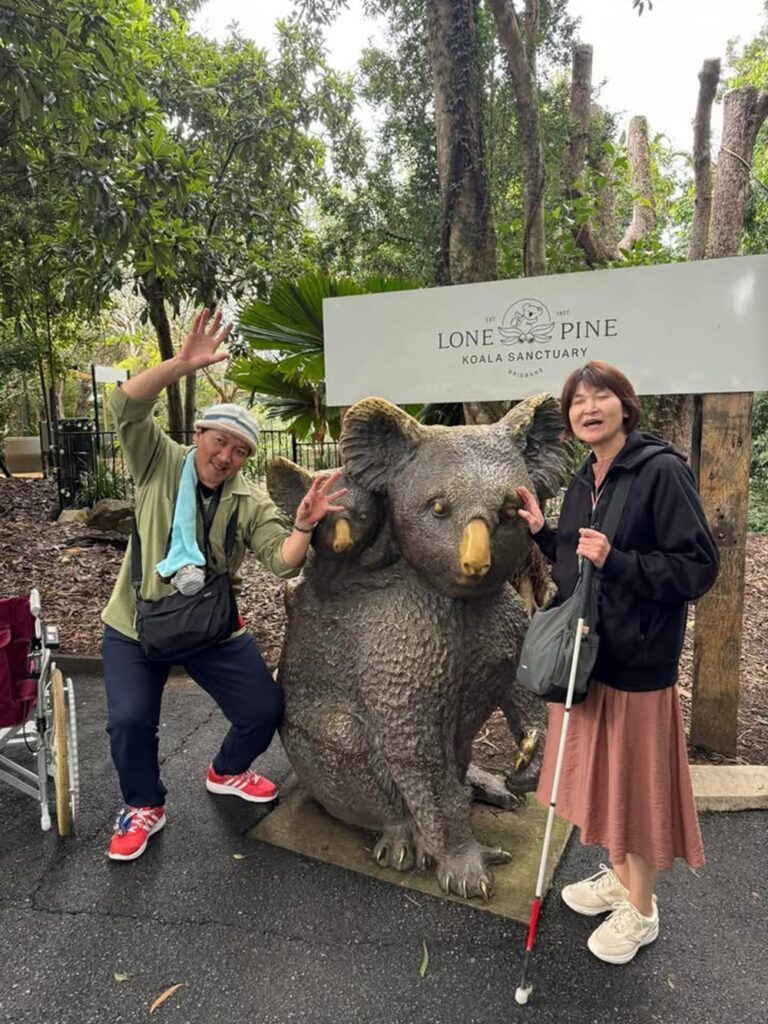 100都市ハネムーンのファーストトリップで訪れたニュージーランド・ホビット村（ロケ地）（＠blind_photographer622jpさんより提供）