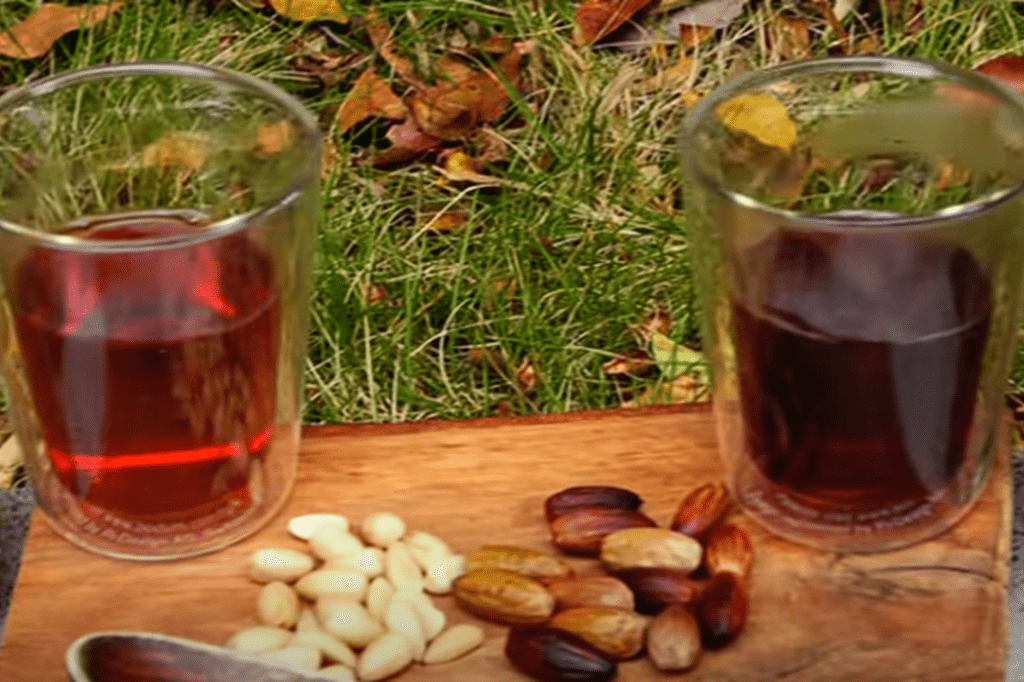 ドングリで作った絶品コーヒーとおやつ（@chieetonさんより提供）