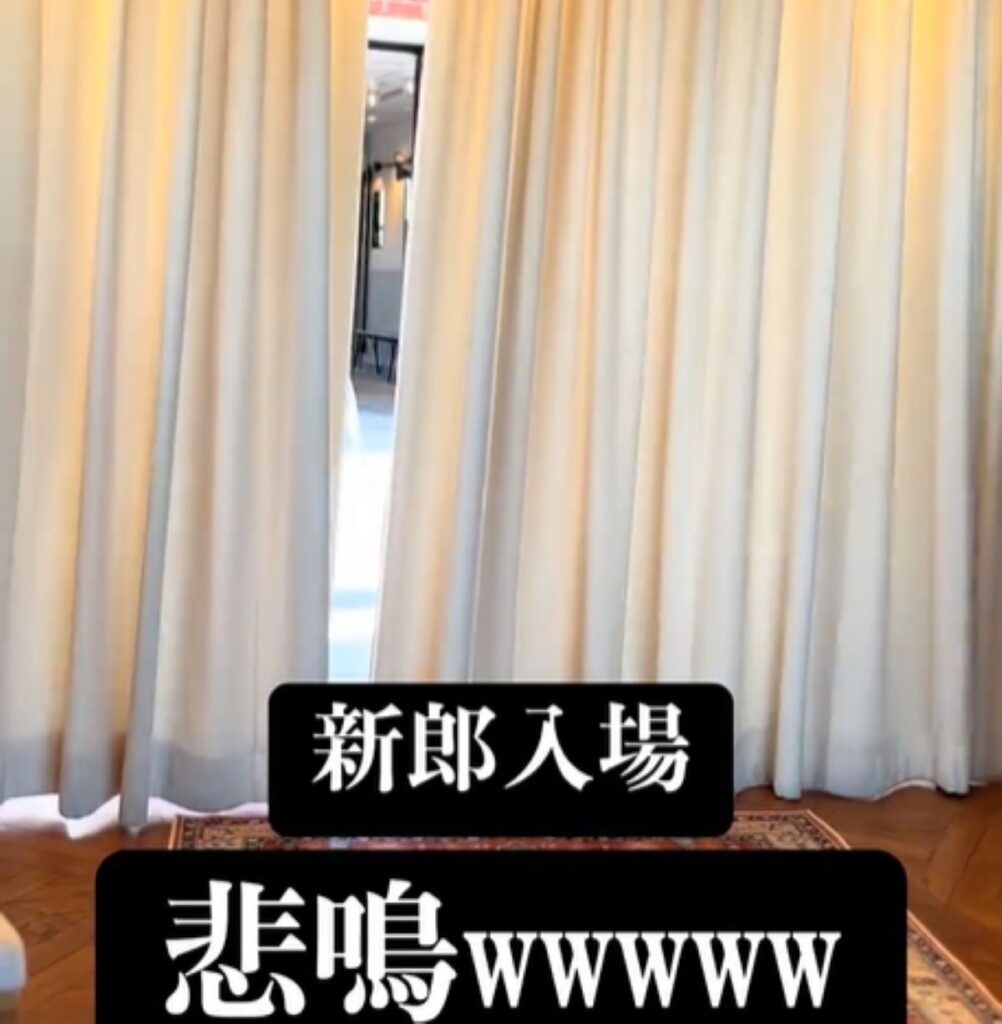 【実際の写真5枚】　新郎が入場した時の様子