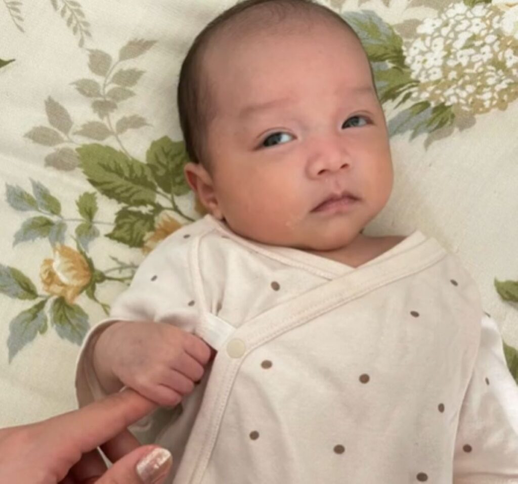 眠そうな様子（＠rererechanさんより提供）