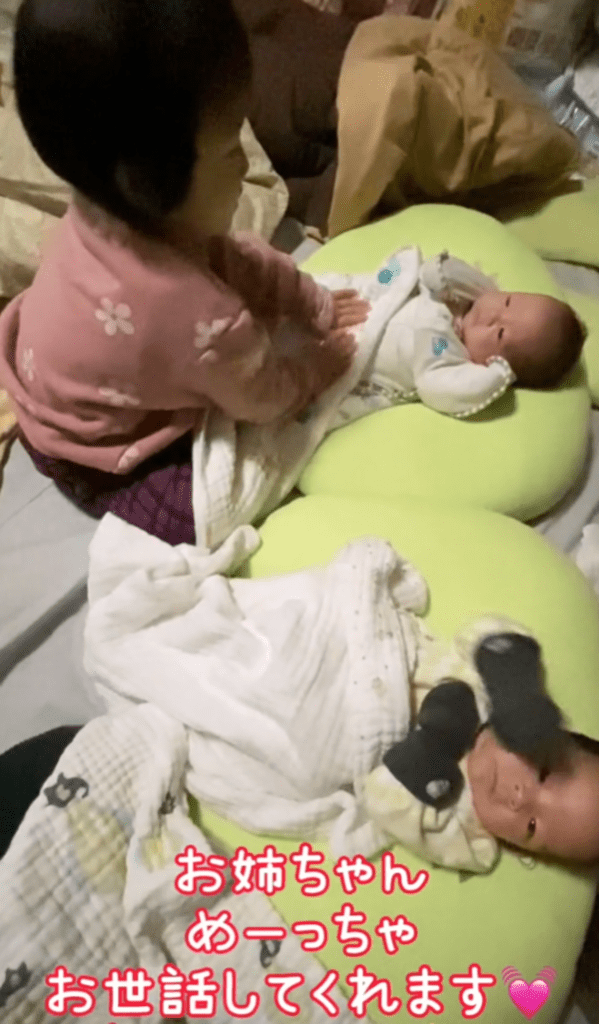 お姉ちゃんは面倒を見てくれます（@no_life_no_tsumuyomoさんより提供）