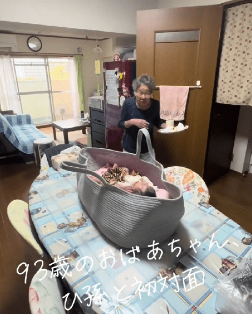 そっと近づくと…（@kaera0825さんより提供）