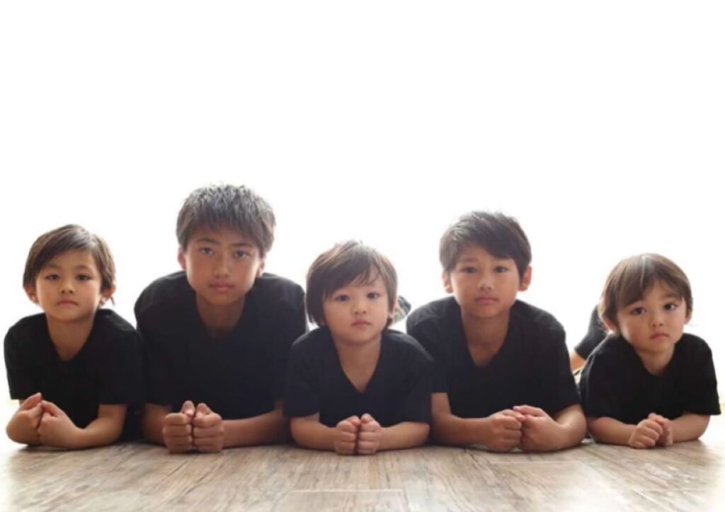 5人で並んで（＠ayapam118さんより提供）