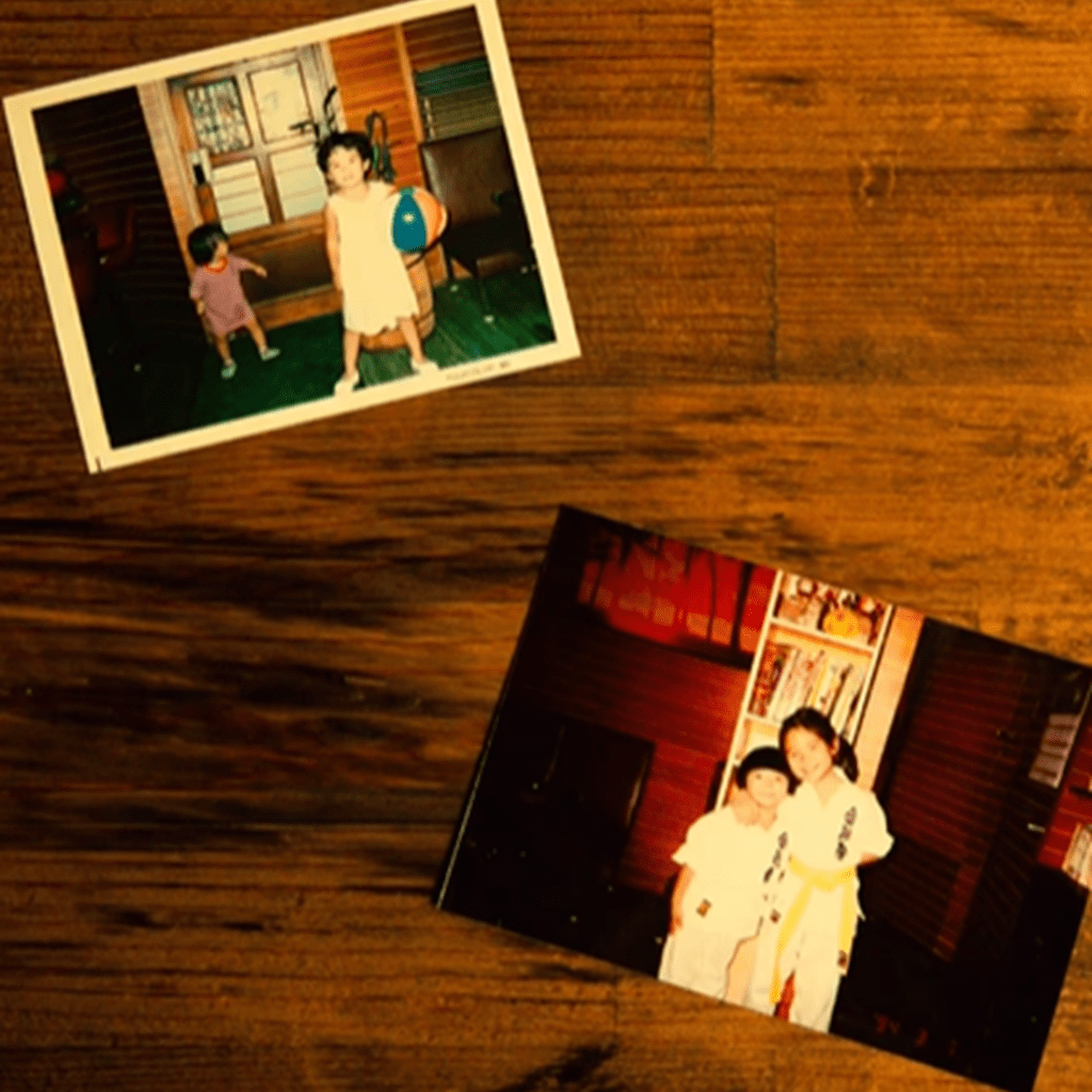 姉妹が幼い頃の懐かしい写真（＠utsusukotoneさんより提供）