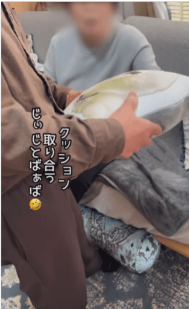 ごん太くんがプリントされたクッション（@gonta.hさんより提供）