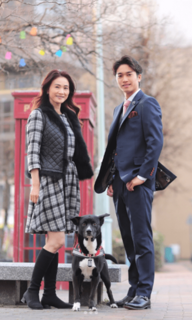 2025年、成人式当日の親子と愛犬（@yukiko8840さんより提供）
