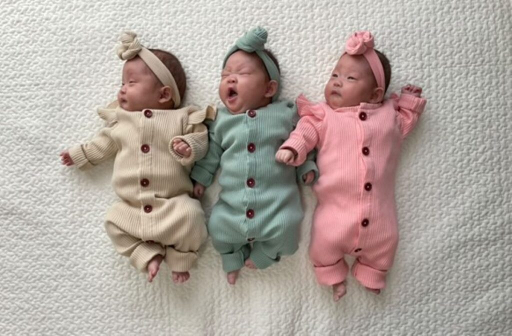三つ子ちゃん（@uruhanafamilyさんより提供）