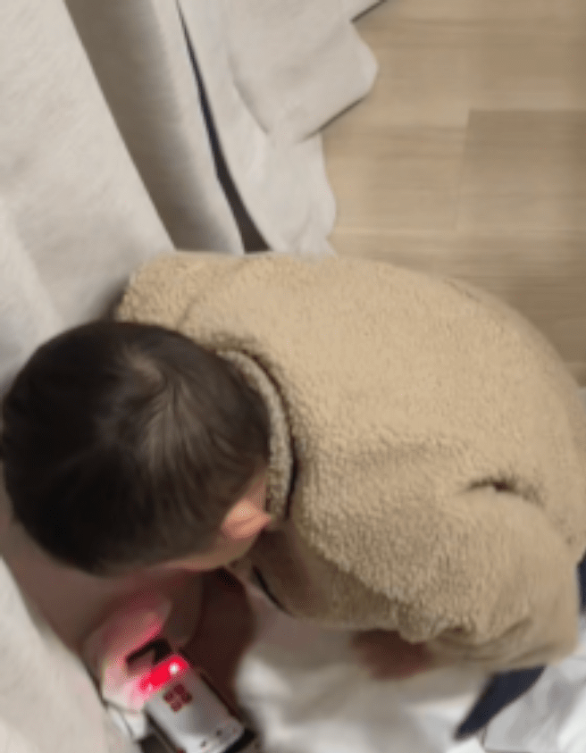 料理中の母「嫌な予感…」静かにしていた2歳息子　しかしよく見ると…「なかなかの根性」「可愛くて怒れない」「楽しくなるよね」の声